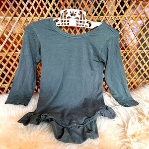 Kate Quinn organics bamboo ruffled onesie, perfect for Christmas 18 to 24 months